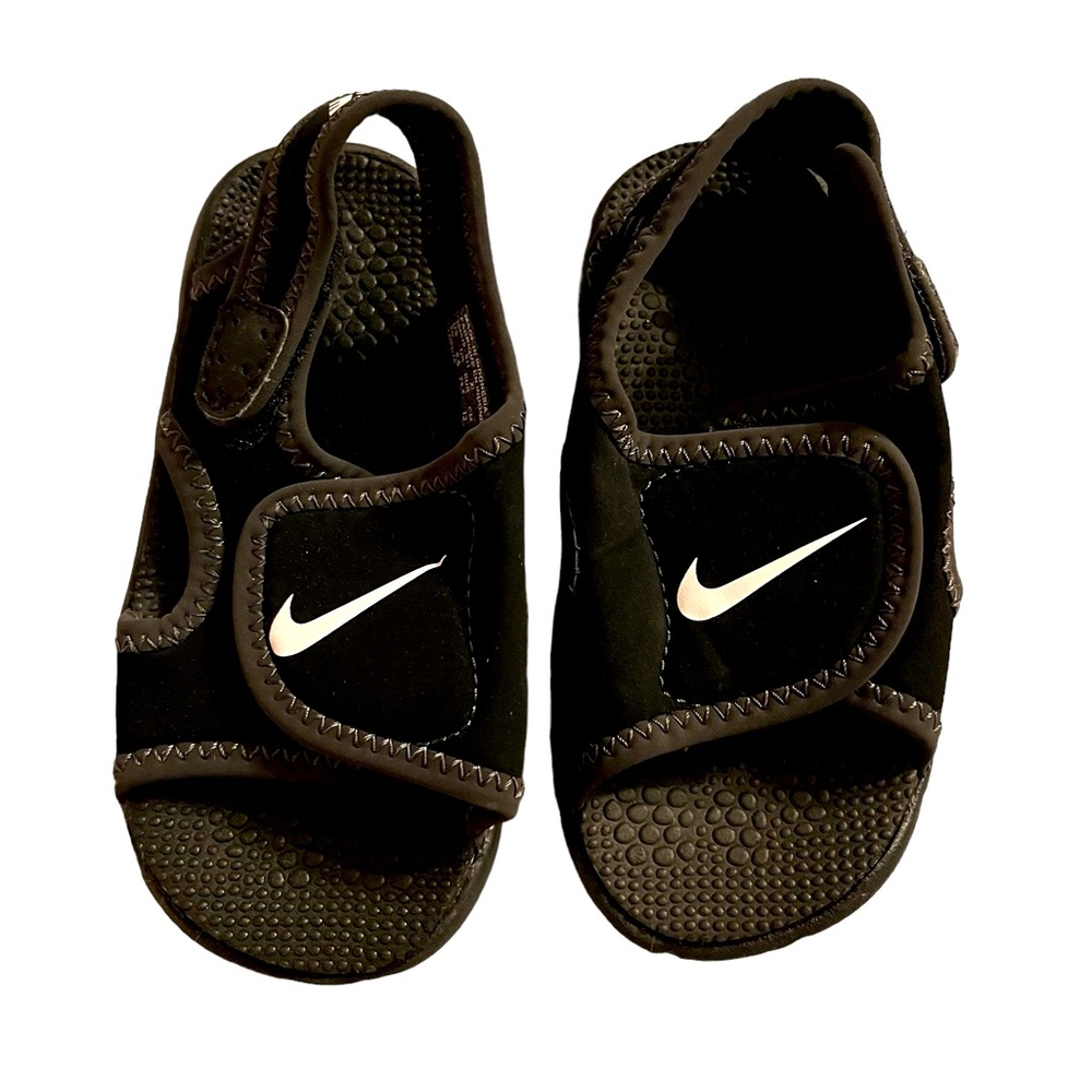 Nike toddler size 7 black Velcro sandals NWOT